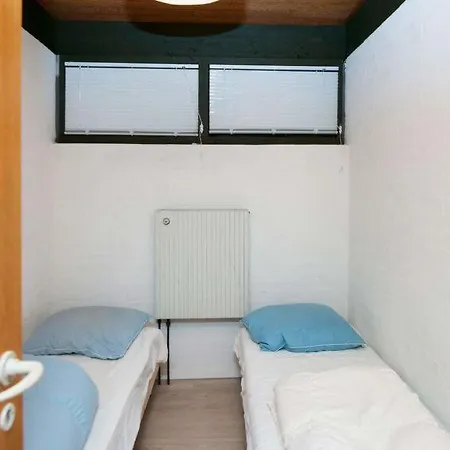 Sleeps 6 Pool Wifi Ajstrup Strand