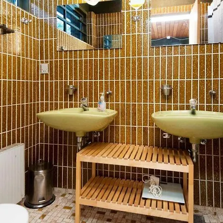 Sleeps 6 Pool Wifi Hébergement de vacances