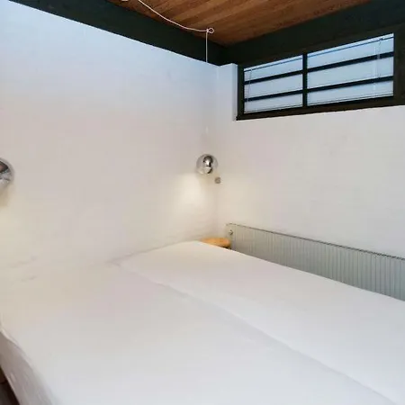 Sleeps 6 Pool Wifi Ajstrup Strand