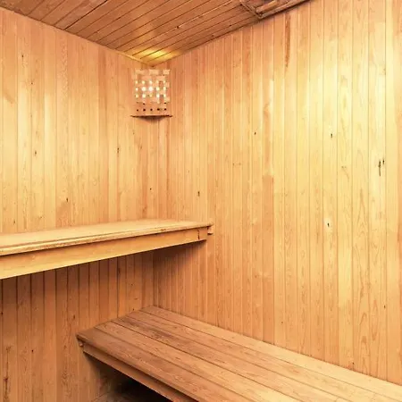 Sleeps 6 Pool Wifi Ajstrup Strand